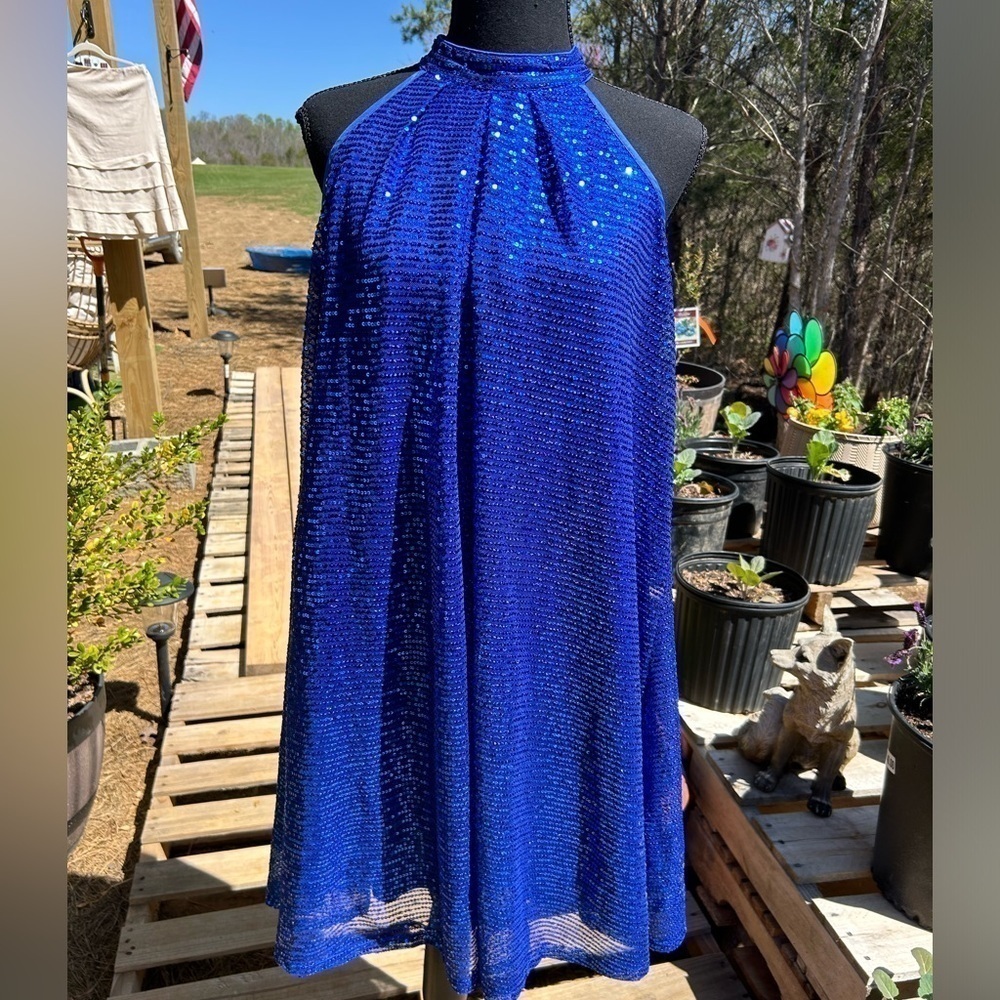 Loness sequined dress. Midi length. Blue. Size 6